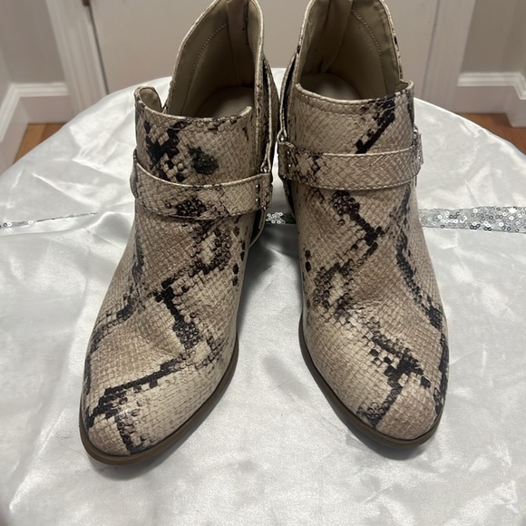 Fergalicious snake skin print booties - Picture 2 of 7